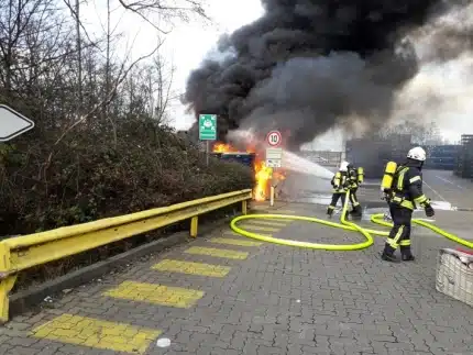 pol-pdld-edenkoben-brand-bei-der-fa-tenneco