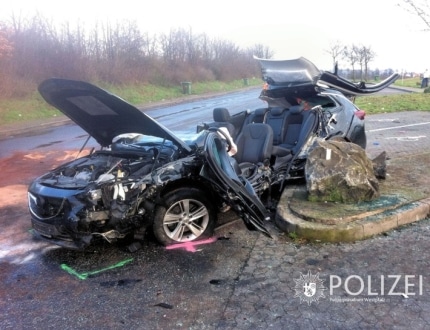 pol-ppwp-auf-parkplatz-t-dlich-verletzt